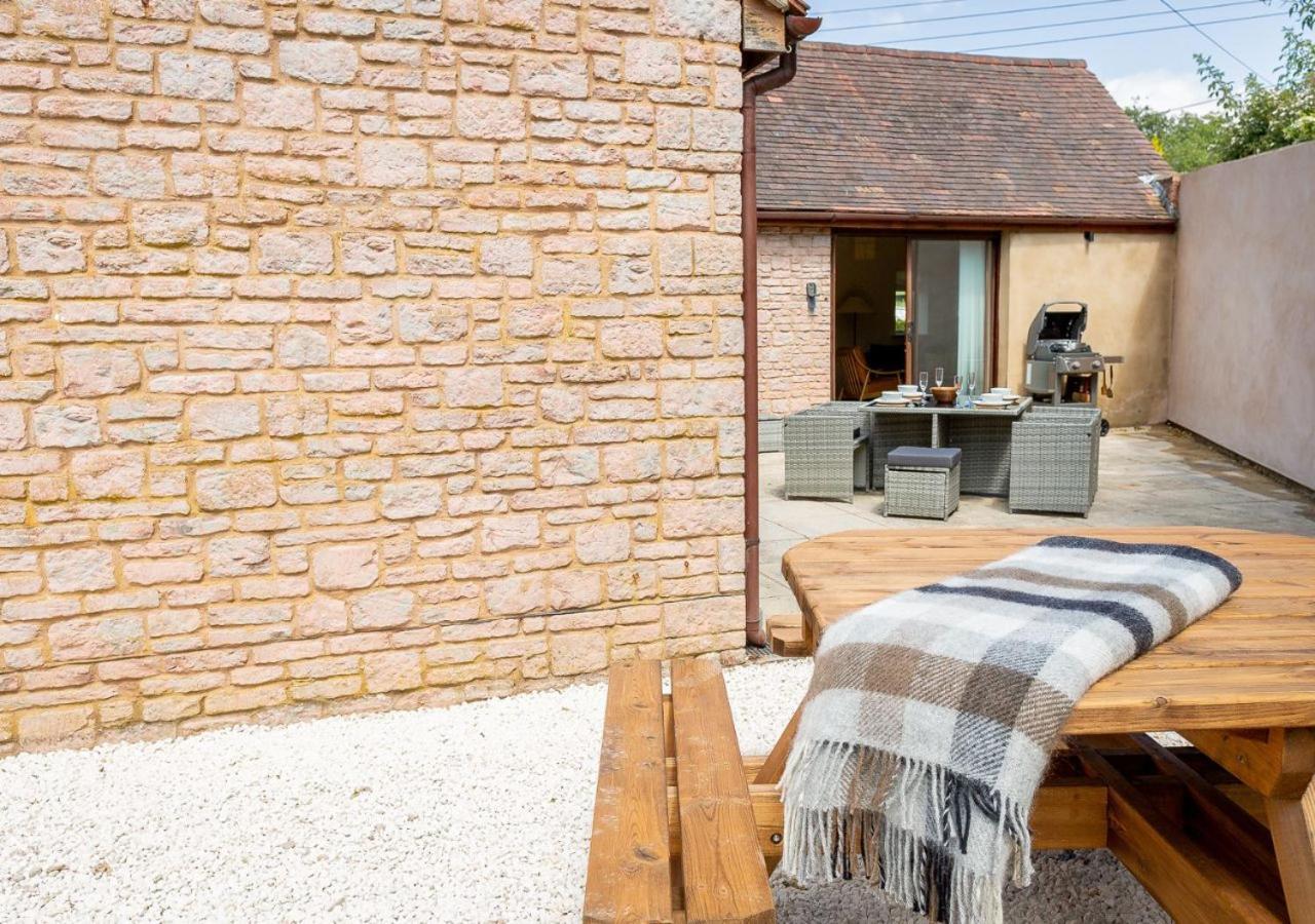 The Barn In Longhope - Luxury Barn Conversion Екстериор снимка