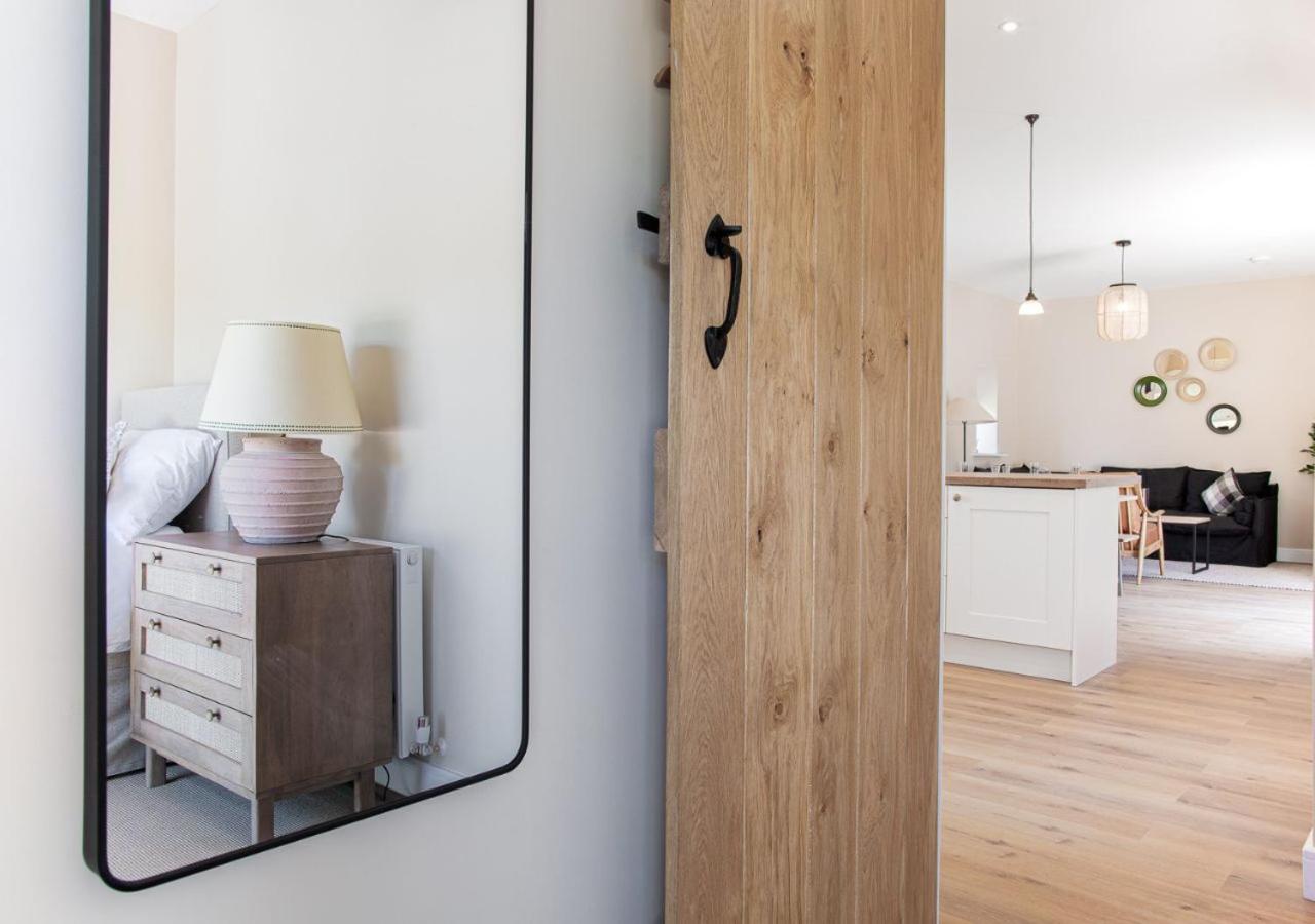 The Barn In Longhope - Luxury Barn Conversion Екстериор снимка